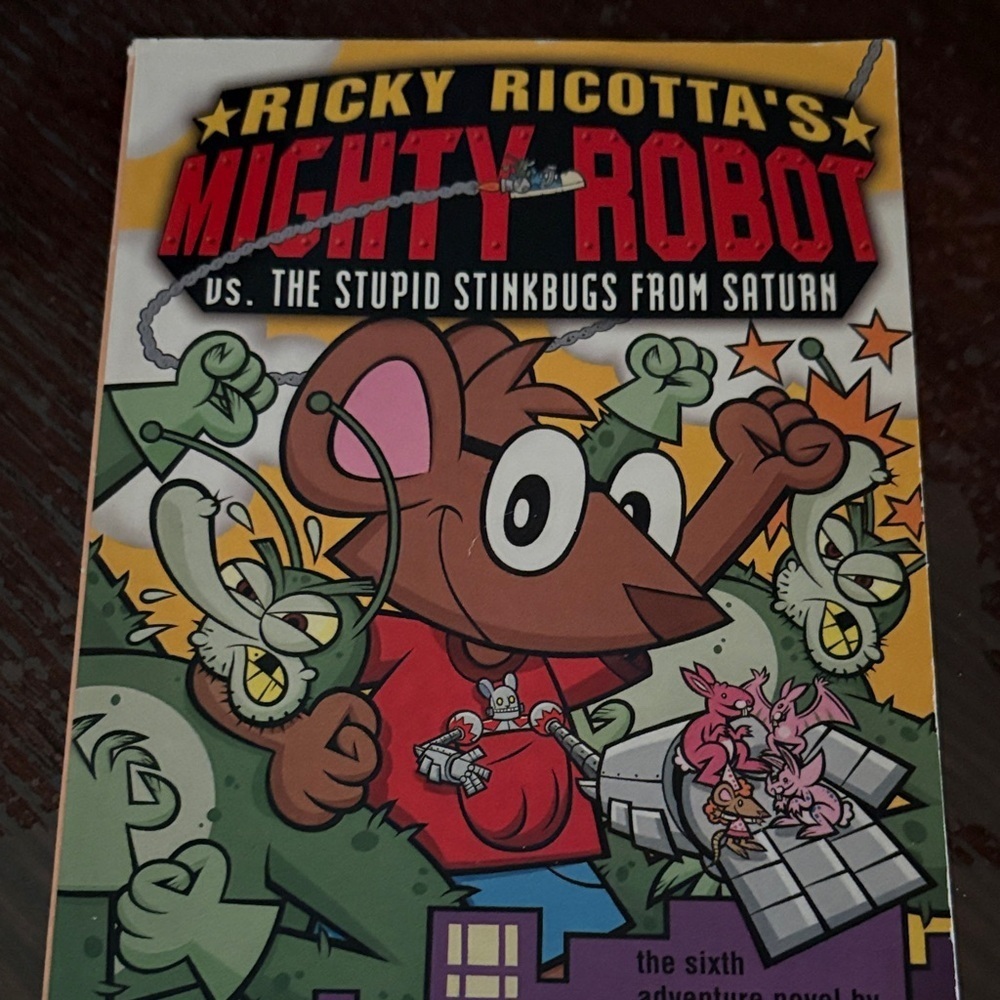 4/$20 Ricky Ricotta's Mighty Robot Book Set - Picture 4 of 6